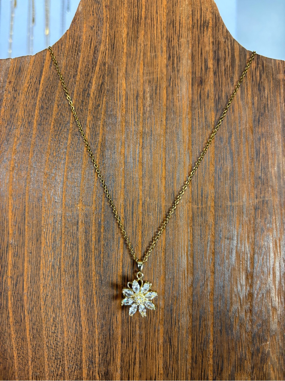 Gold Floral Crystal Sunflower 🌻 Pendant Necklace - Women Jewelry